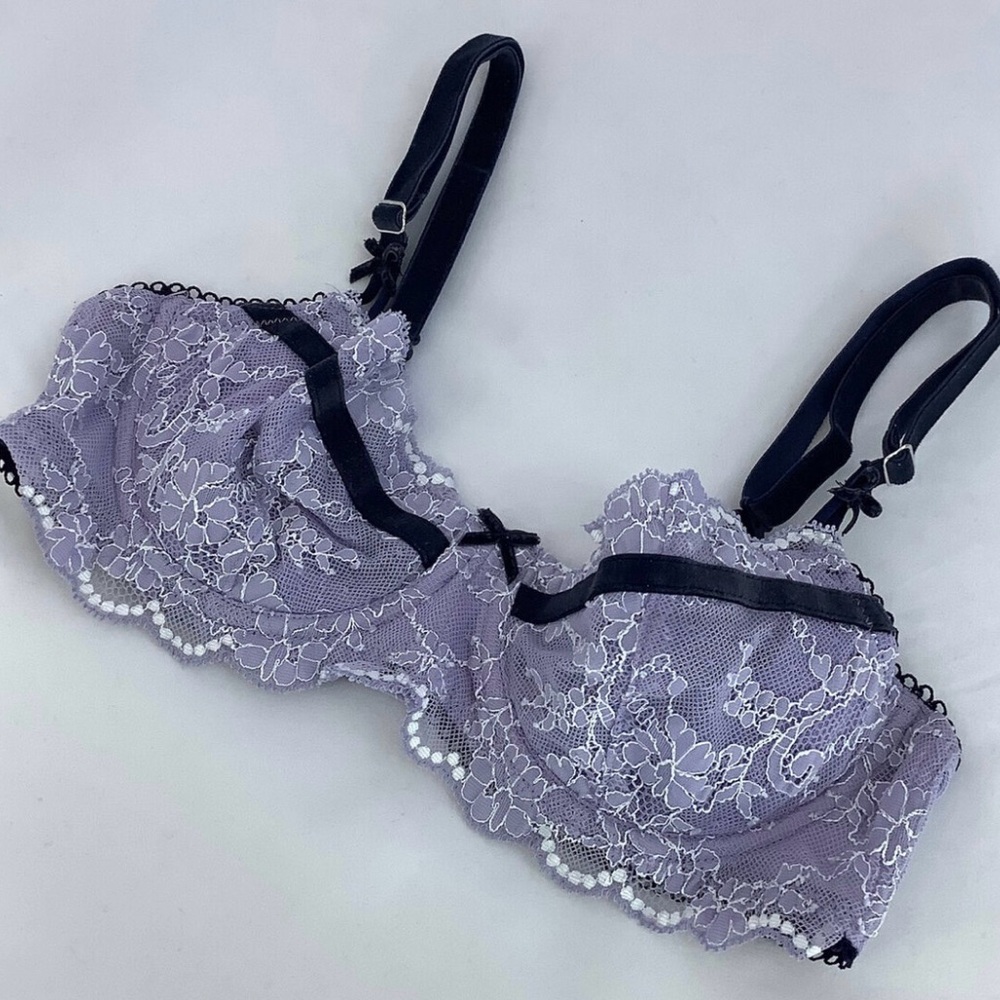 Victoria's Secret Lavender Purple and Navy Lace Bra